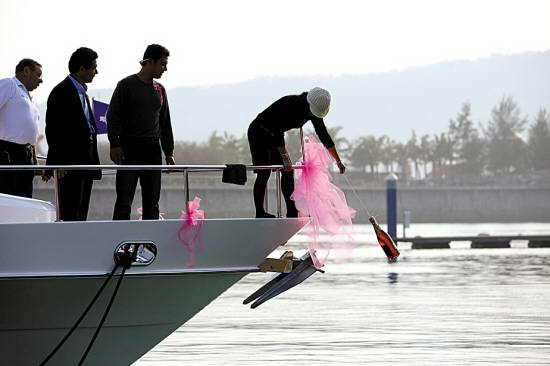 深富商逆市消费一掷700万