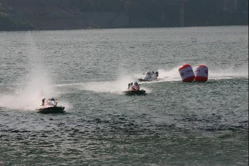 首届五菱杯世界水上极速运动大赛落幕 水上陆上皆精彩