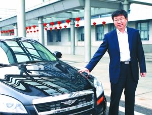 中国汽车老总都开什么车？ 李书福开自由舰