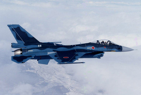 日本F-2支援战斗机。