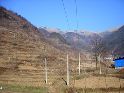 资料图：网络报道称这就是离奇车祸发生地——赫章县水塘二台坡。