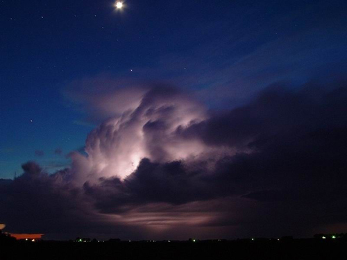 了解警惕“雷暴云”远离航空飞行安全天敌