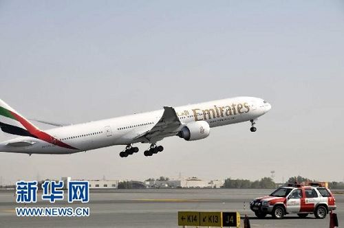 全球最大客机空客A380首次执飞中国定期航线