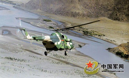国产直升机首次超低空穿越雅鲁藏布大峡谷