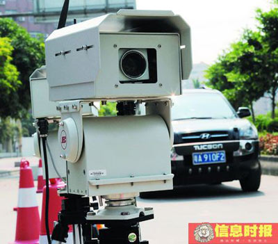 这个造价超过230万元的遥感监测车造型很像ET，而且的确很“使得”，能为亚运环境保驾护航。信息时报记者-黄亦民-摄