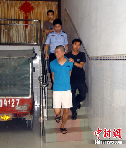 盗窃警车疑犯张某被警方抓获。 作 者:吴镇全