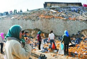 　　“大饱口福”。
